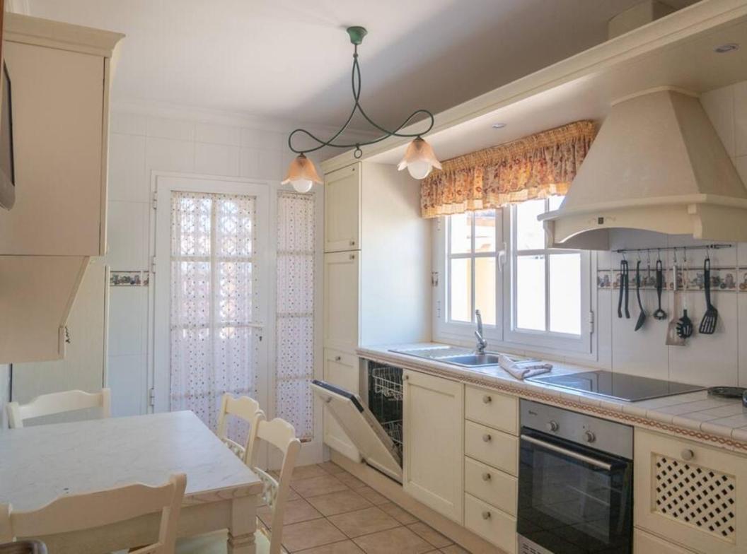 Holiday Villa Vergel With Huge Private Pool, Jacuzzi, Sauna & Bbq By Amazzzing Travel Caleta De Fuste Exteriör bild